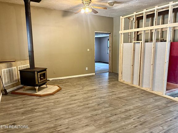 4th image of 1418 Lewis Ave