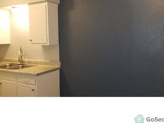 5th image of 805 Central Dr