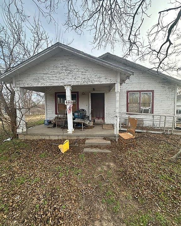 1st image of 805 S Market Ave