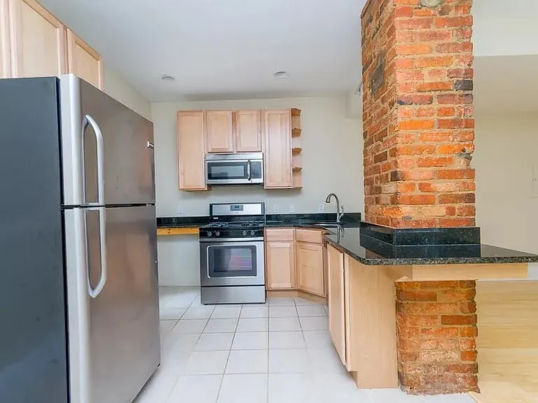 1603 A St SE #2 — Photo 2