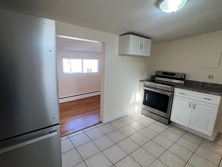 5 Autumn St #2 — Photo 5