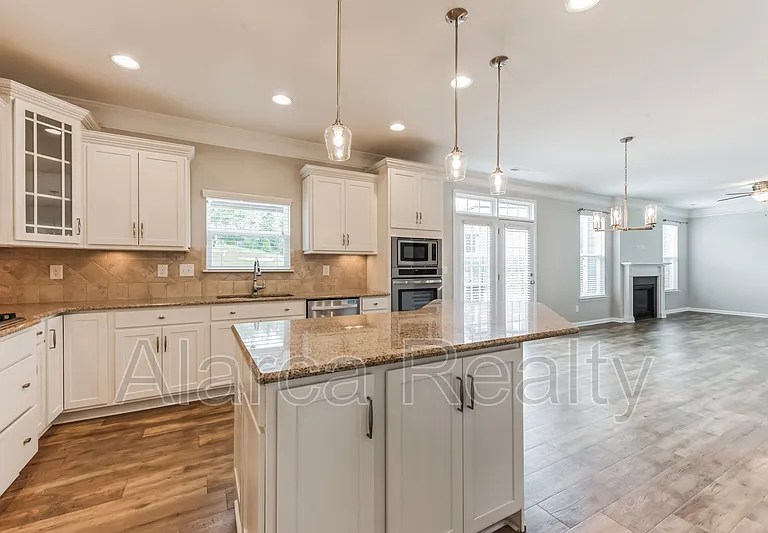 7419 Canova Ln — Photo 5