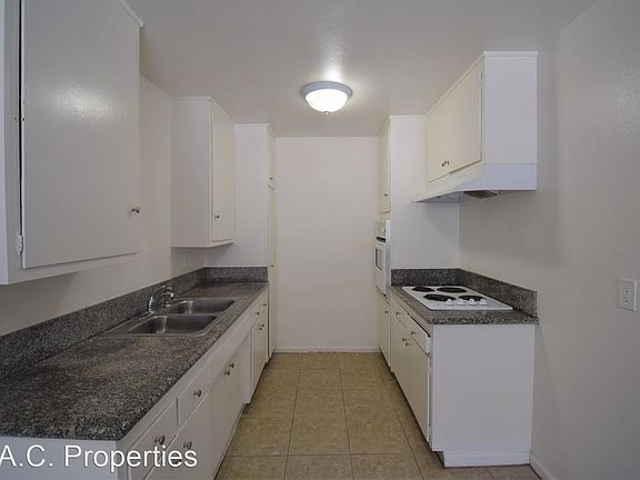 5th image of 11840 Kittridge St APT 10