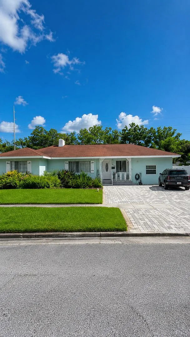 4950 13 Av N St Petersburg FL 33710 — Photo 1