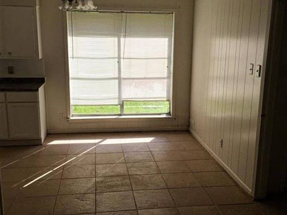 5th image of 310 Greathouse St