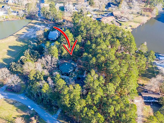 3rd image of 141 Meredith Dr