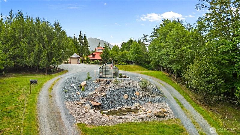 3rd image of 27346 Lake Cavanaugh Road