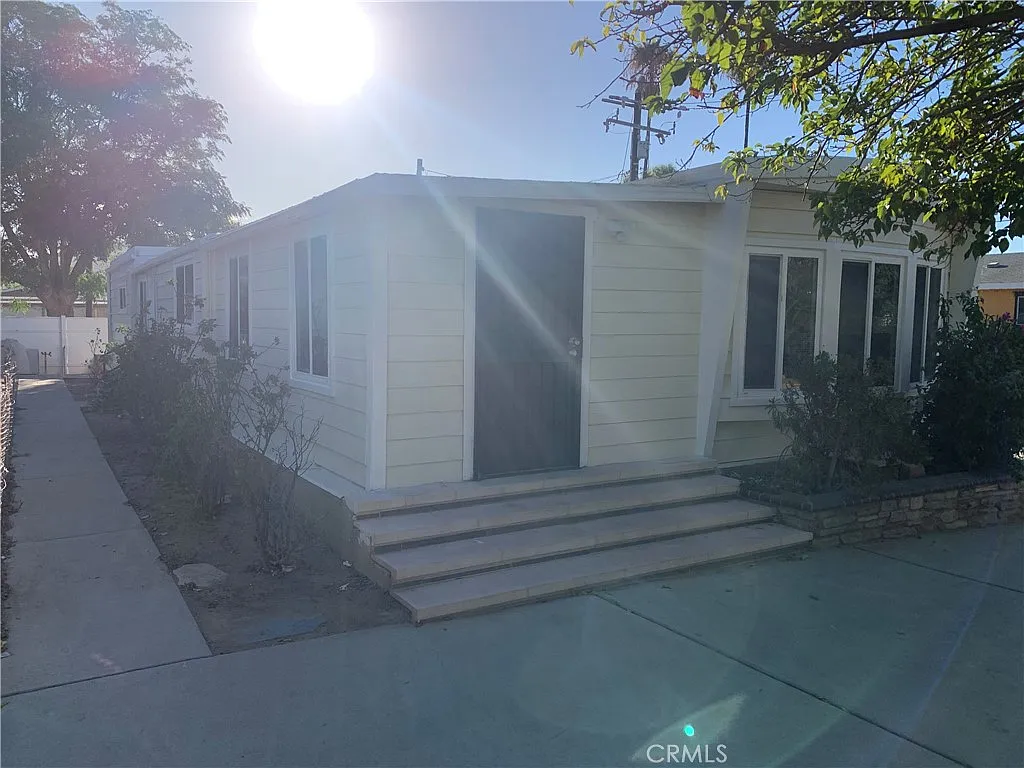 3 bed, 1400 sqft, $2,795 — Photo 3