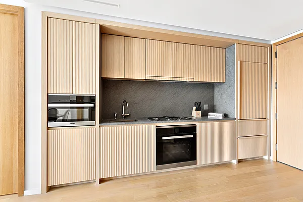 Rented by Luxus Manhattan Realty | media 20