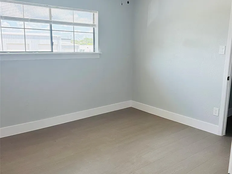 1125 Ann St #6 — Photo 5