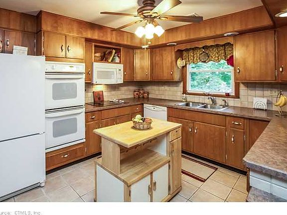 4th image of 42 Knollwood Dr