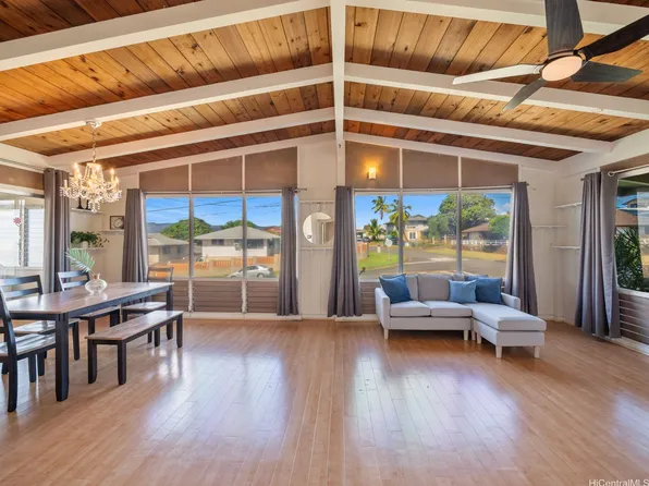 999 Hoomoana St, Pearl City, HI 96782