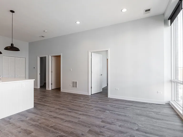 2246 W Lawrence Ave #402 — Photo 7