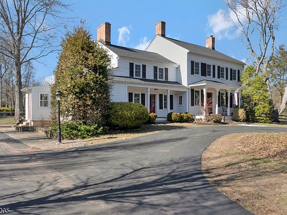 2nd image of 962 Old York Rd