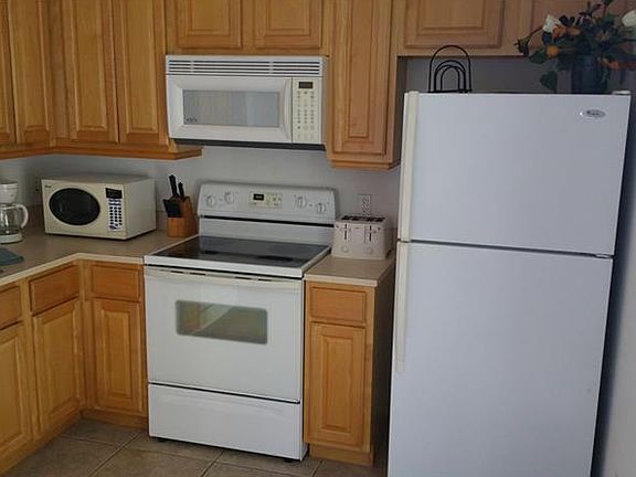 5th image of 21031 Picasso Ct #206