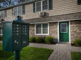 140 Orinoco Dr #CF66F5D72, Brightwaters, NY 11718