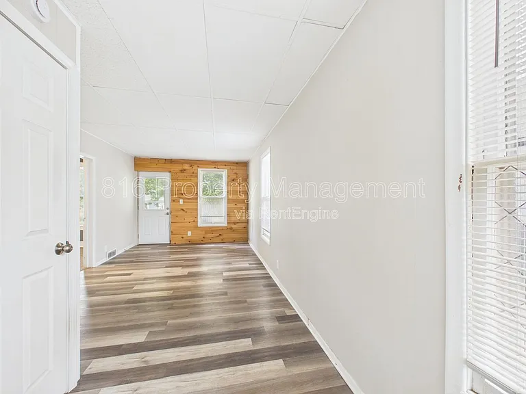1222 S 40th St — Photo 6