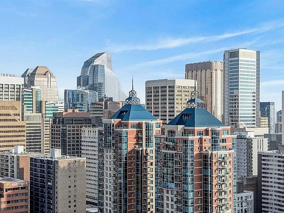 5th image of 910 S 5th Ave SW #1402