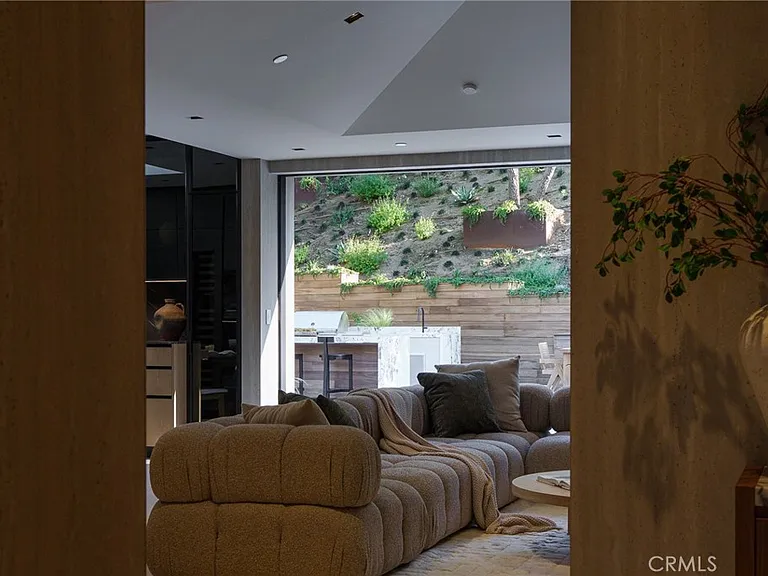 3187 Oakdell Rd — Photo 21