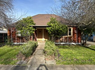 457 C St, Ashland, OR