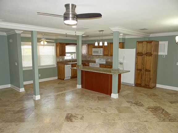4th image of 1805 Greenhill Dr
