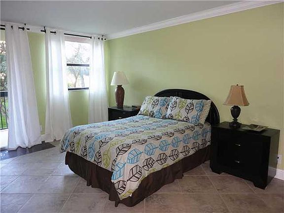 2nd image of 2900 NE 14 Street #202