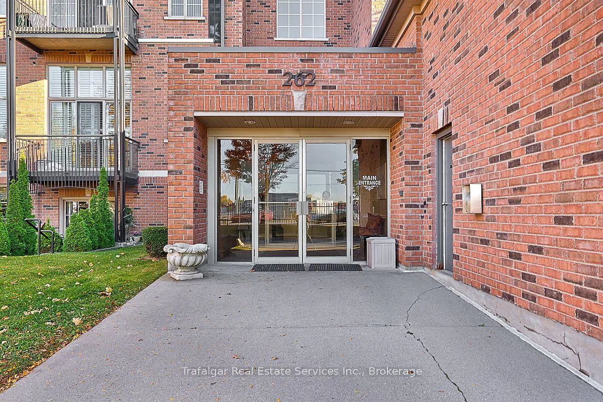 3 bed, $3,000 — Photo 3