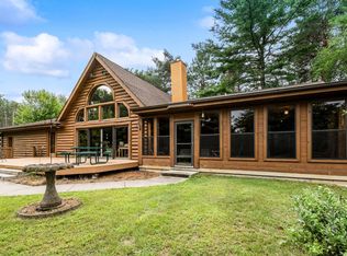 W8874 Deer Run Trl, Cambridge, WI 53523