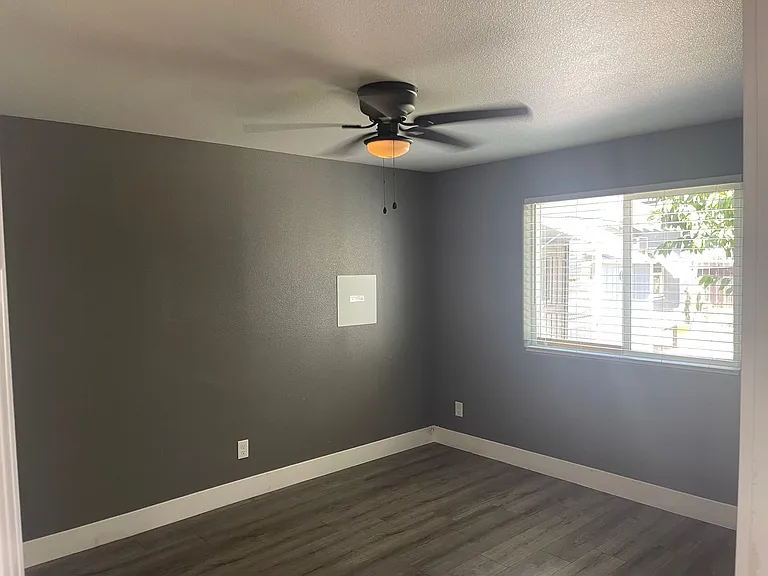 1526 N Sierra Nevada St — Photo 5