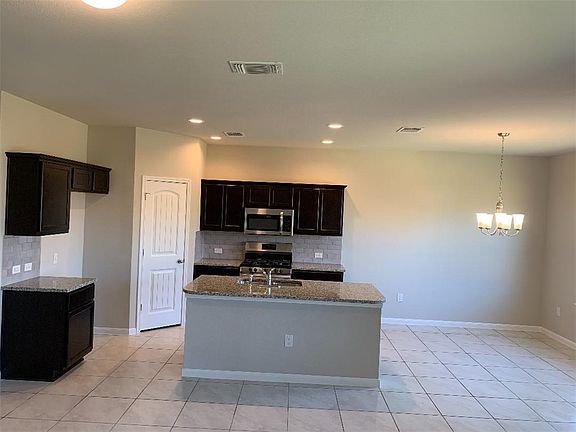 4th image of 6917 Loretta White Ln