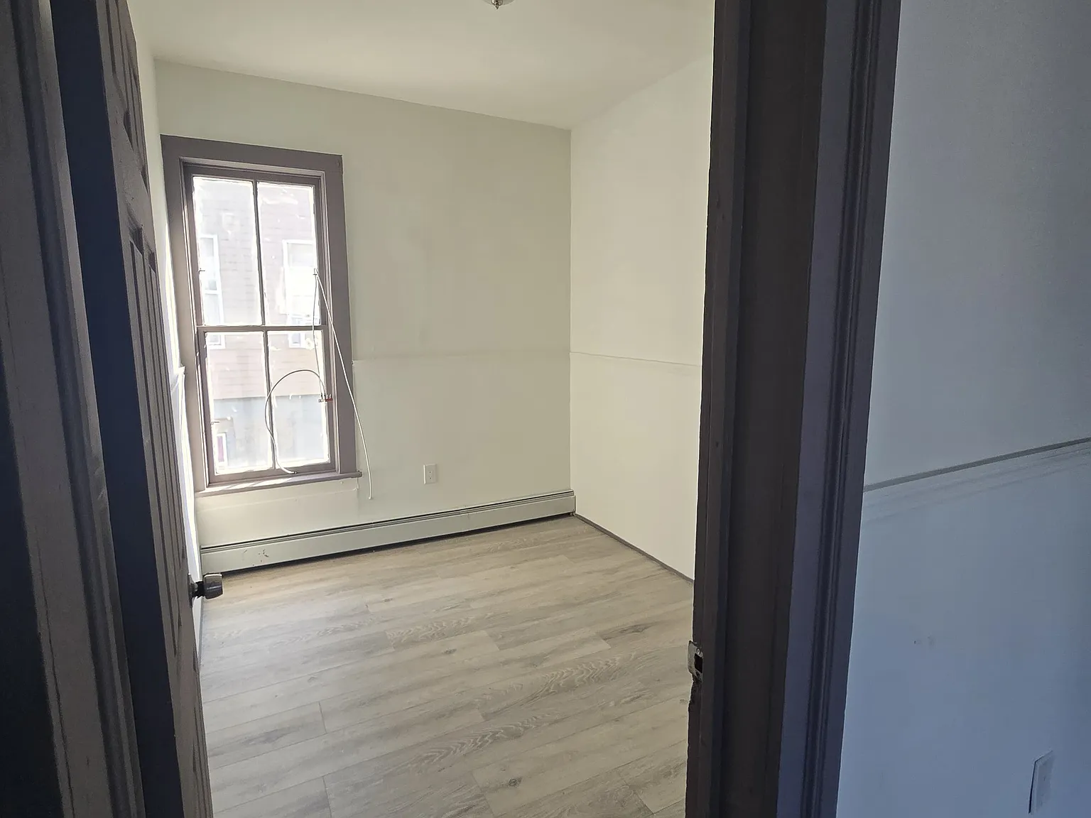 4 bed, $1,600 — Photo 1