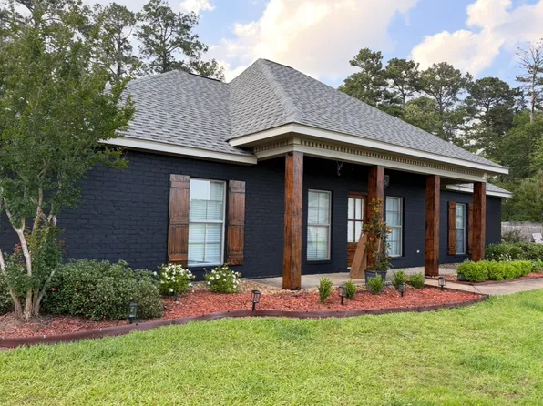 132 Acadia Ln, Pineville, LA 71360