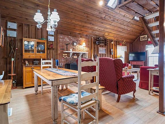 2nd image of 658 Riverview Trl