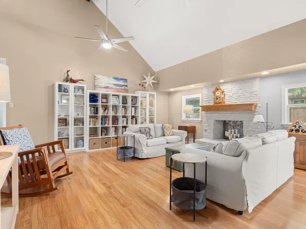 7906 Keneshaw Dr, Austin, TX 78745