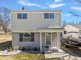 32400 Robeson St, Saint Clair Shores, MI