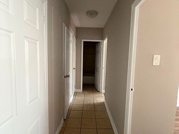 3rd image of 468 Ottawa St N #122C