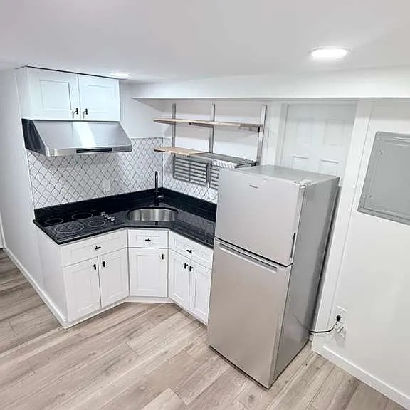 5956 Hasbrook Ave #B — Photo 1