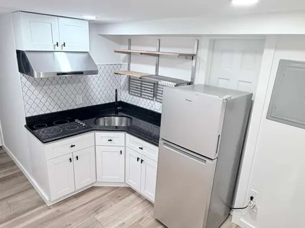 5956 Hasbrook Ave #B, Philadelphia, PA 19120