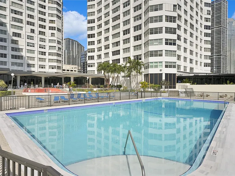 905 Brickell Bay Dr #1121 — Photo 12