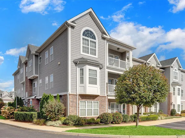 171 Clubhouse Circle, Melville, NY 11747