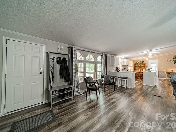 5th image of 13753 Saint Thomas Dr
