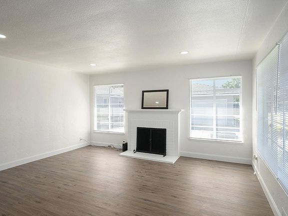 4th image of 1715 W Terrace Ave