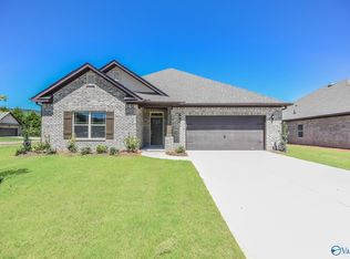 115 Varina Dr, Owens Cross Roads, AL 35763