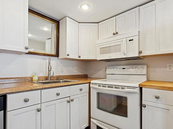 4th image of 124 W Drinker St