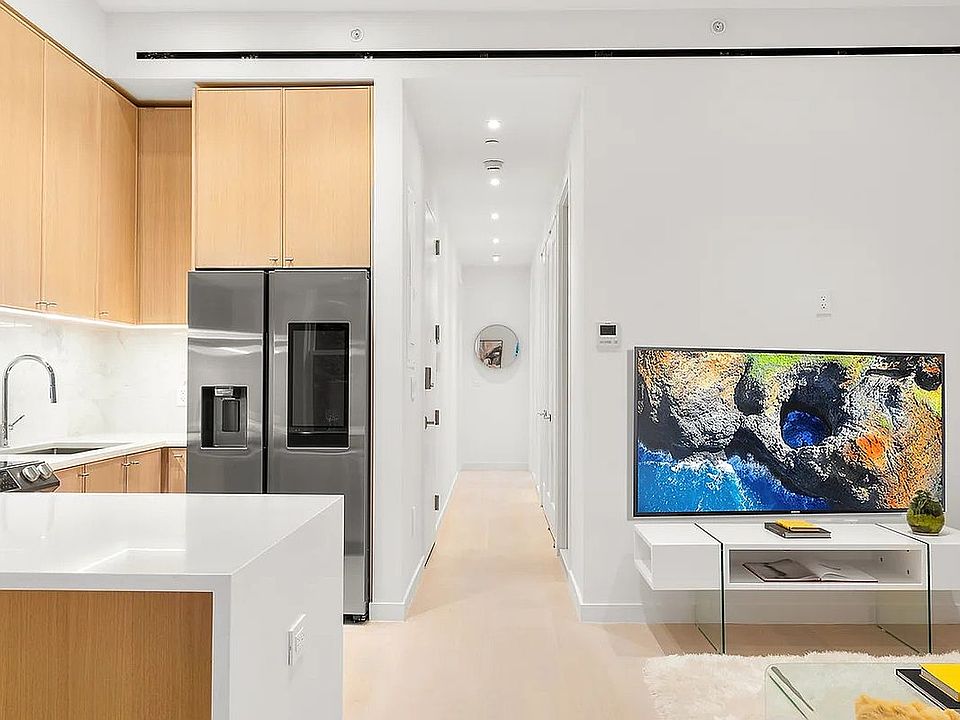 1st image of 34 E 126th St #2