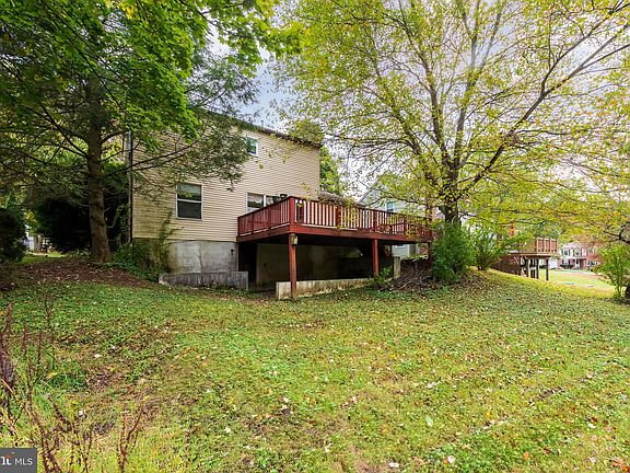 5th image of 1412 Henry Dr
