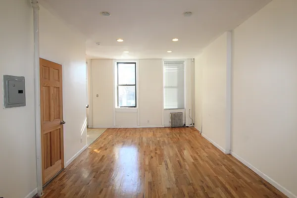 Rented by Compass | media 32