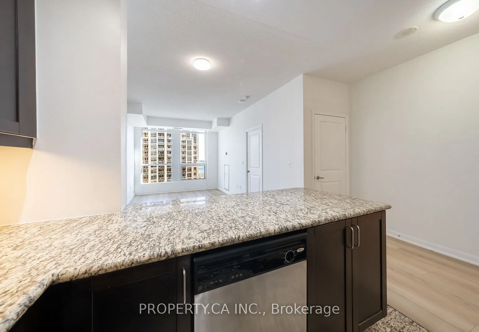 628 Fleet St — Photo 3