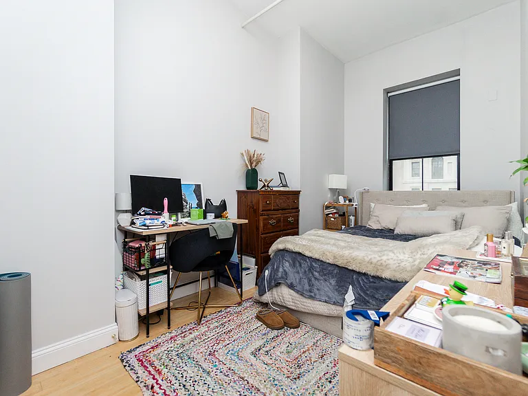 37 Temple Pl — Photo 17
