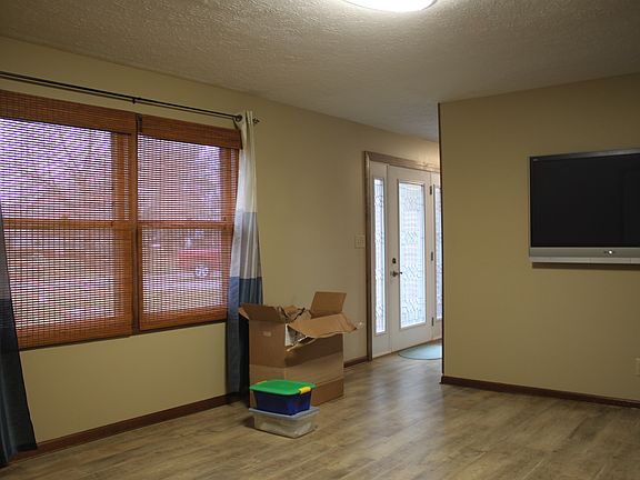 4th image of 1308 S Greenview Ct